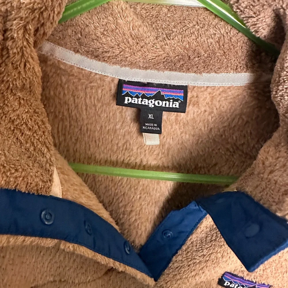 Patagonia Tan and Blue Women's Cowl Sweater - Picture 2 of 5